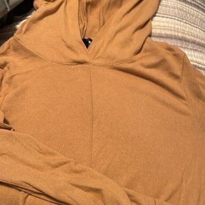 Wantable Hooded Sweater - Never worn